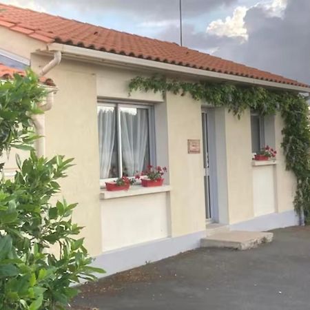 La Maison Madame Villa Chambretaud Exterior photo